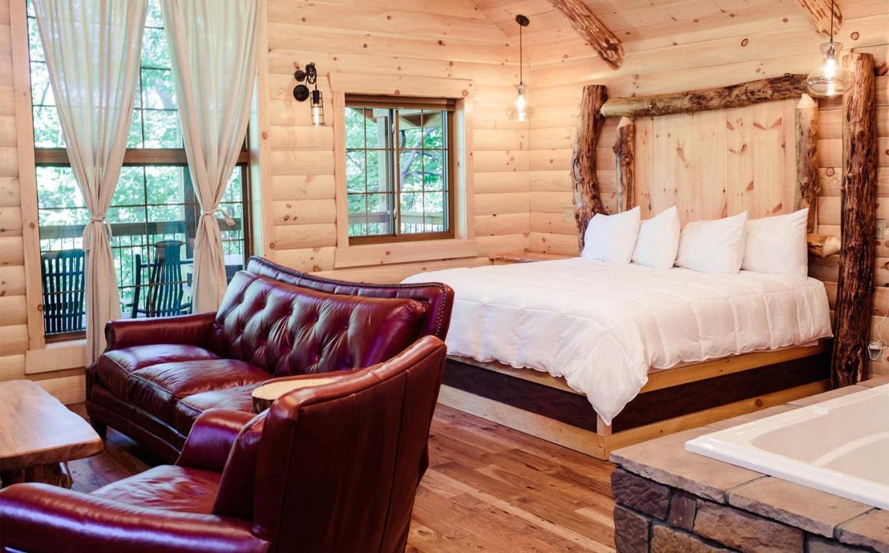 Cricket Hill Treehouse By Amish Country Lodging Millersburg Exteriör bild